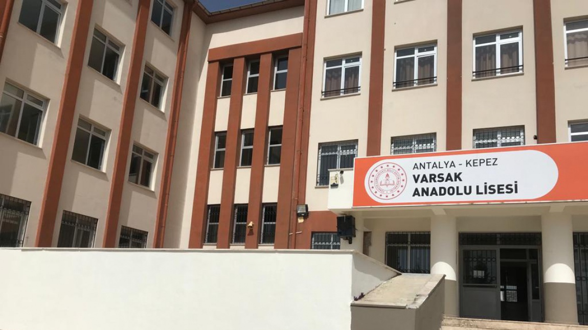 Varsak Anadolu Lisesi Fotoğrafı